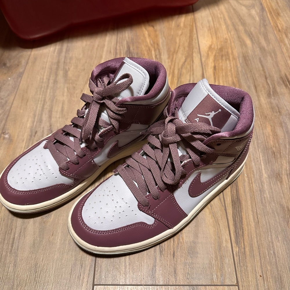 Nike Air Jordan High-Tops in Platinum and Mauve Size 6.5M/8W - Picture 5 of 6